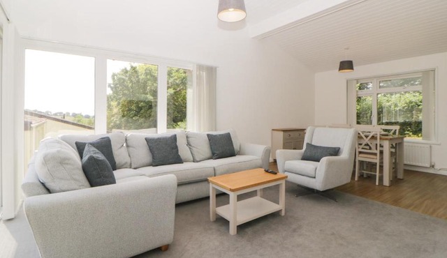 Harcombe House Bungalow 8