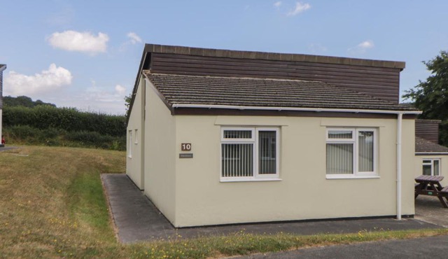 Harcombe House Bungalow 10