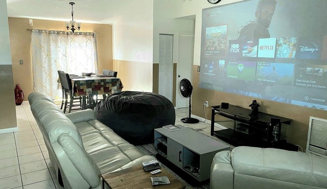 Hard Rock Escape – Luxe Stay w/Theater,Grand Patio,1.5mi to Stadium, City Nexus