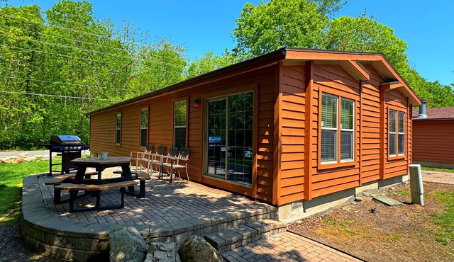 Hard to Find, Easy to Love | 16 ppl | IC111