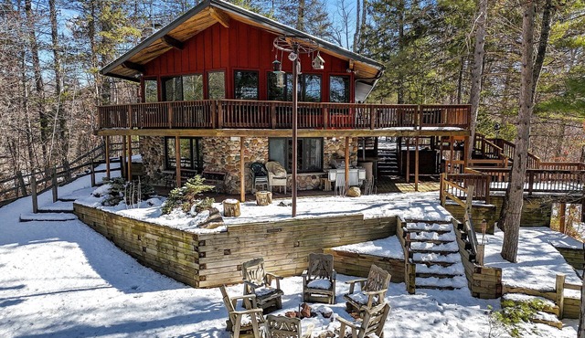 Hardwood Point nAmazing 7-bedroom vacation compound in Silver Cliff with AC WiFi