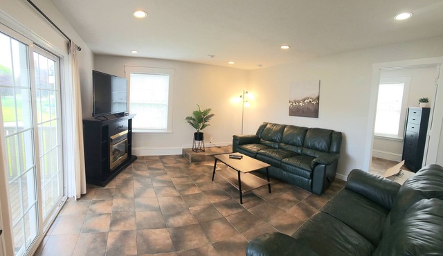 Hardy's Parlee Beach Suite #23