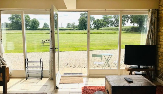 Hare Cottage wonderful views and parking - Pass the Keys