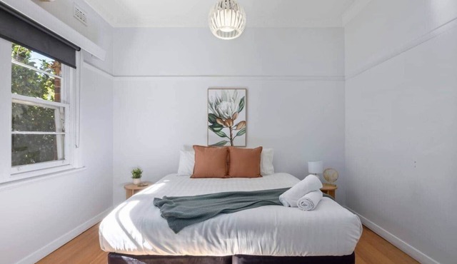 Hargreaves St Group Holiday 8BR Bendigo CBD