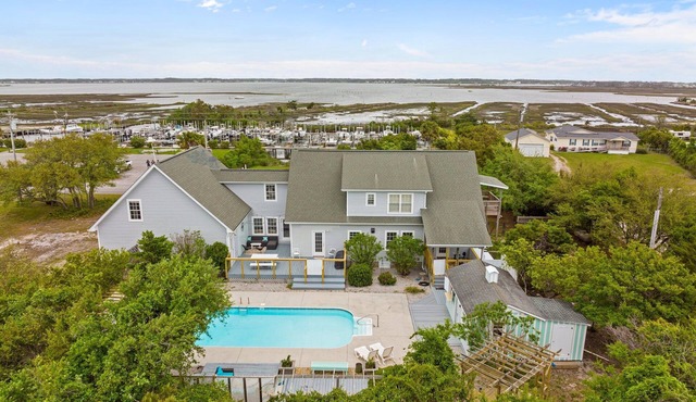 Harkers Haven with Private Pool in Harkers Island, NC