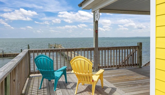 Harkers Island Haven Waterfront w/Beach, Pier, & Shackleford View