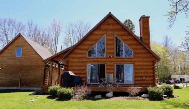 Harkness Waterfront Cabin on Burt Lake - Shore station and mooring!