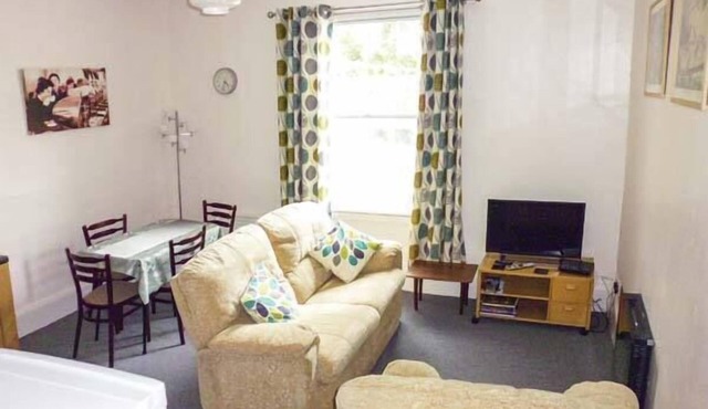 HARLEY APARTMENT, romantic in Bishop's Castle