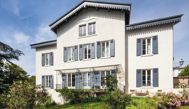 Harmonie - Spacious house with pool in Oullins