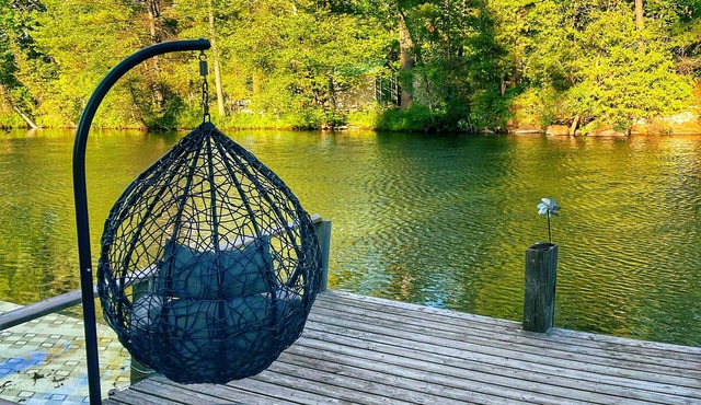 Harmonious Cottage by the river