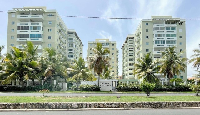 Harmony 3BR Oceanfront Condo in Avenida España w/Pool