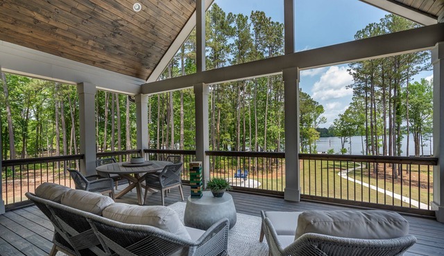 Harmony Bay Breathtaking Lake View with pool