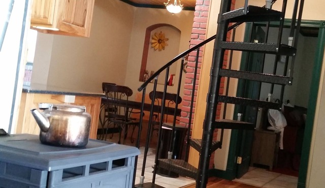 Harmony Haven, a small town cottage retreat, large garden and outdoor adventure.