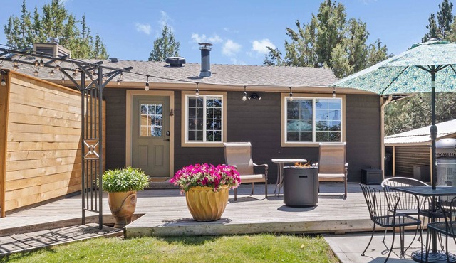 Harmony Hills, Couple's Retreat in Bend! Pets OK!