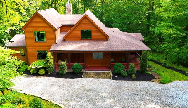 Harmony House Luxury Cabin with National Park Access