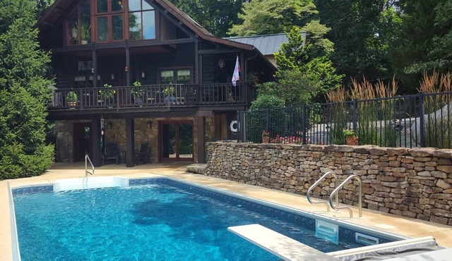 Harmony Lodge nestled in wooded tranquility!