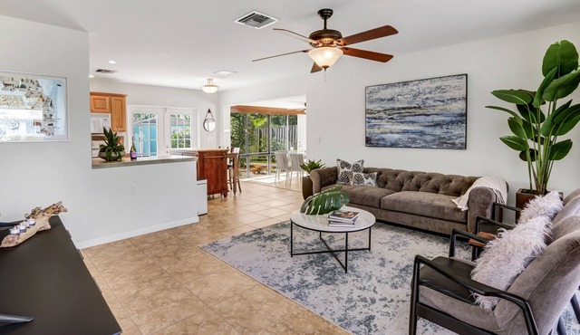 Harmony: Work Friendly, Private Guest House, by NewmanHospitality