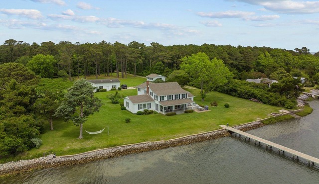 Harolds House-Sound Front Home with Dock