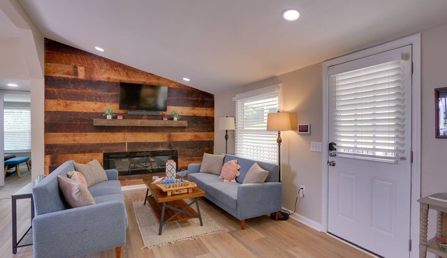 Harpers Ferry Home w/Private Pool & Hot Tub!