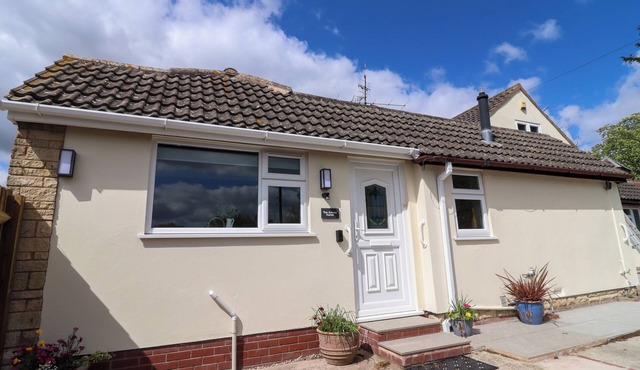 HARRAN ANNEX, pet friendly, with open fire in Peopleton