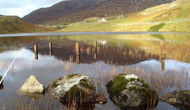 Harris White Cottage SEA & loch VIEWS from traditional modern cottage