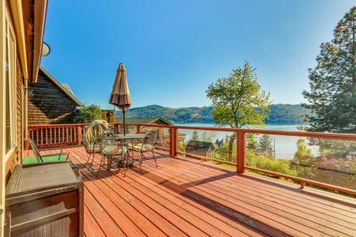 Harrison Home with Grill and Lake Views Walk to Town!
