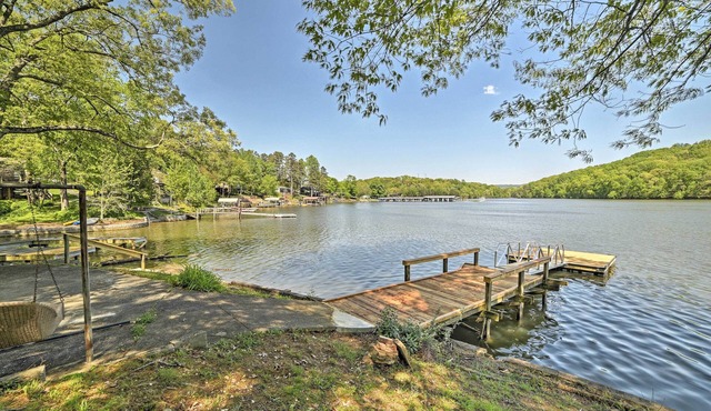 Harrison Lakefront Cottage w/Private Dock!