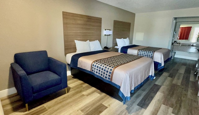 Harrisonville Inn & Suites