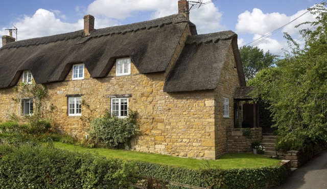 Harrowby End is an attractive thatched roof property