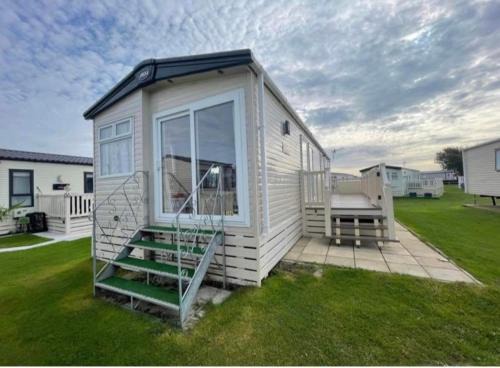 Harry- 3 bedroom 8berth Seal bay West sands