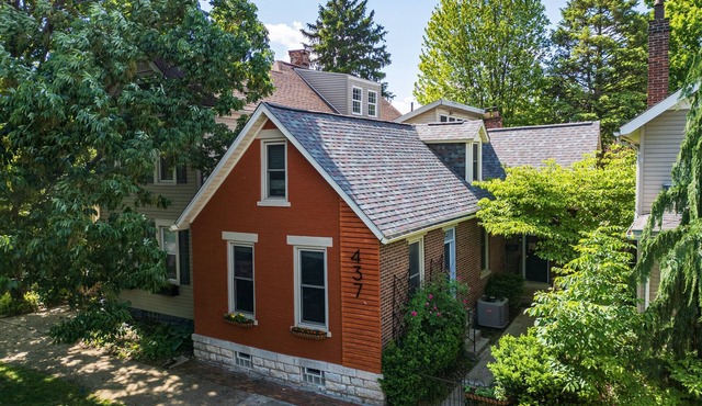 Harry Potter Loft with New Hot Tub | German Village | Cozy Cobblestone