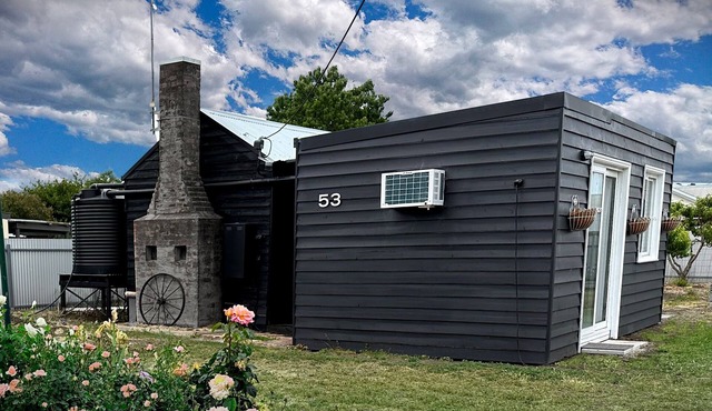 "Harry's Place" Cottage