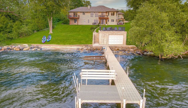 Harsch`s Beach Escape | Lake · Hot Tub · Theater