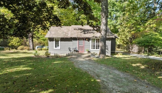 Hart and Soul - Cute Cottage right in Good Hart! Short Drive to Beach!