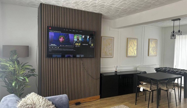 Hartlepool - House - Sleeps 5 - Parking