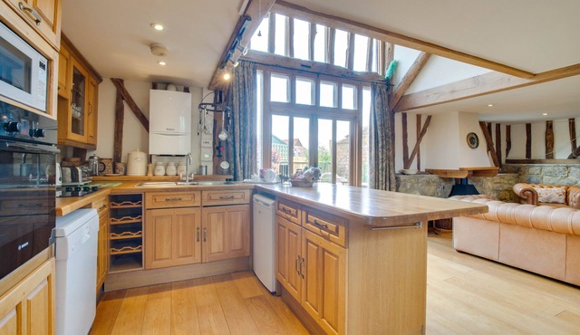 Hartley Dyke Barn - Two Bedroom House, Sleeps 4