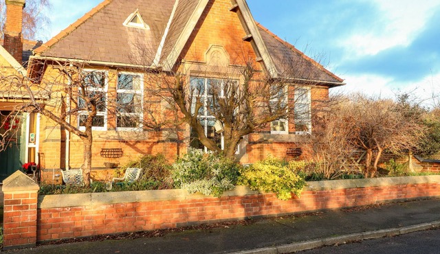 HARTSHAY OLD SCHOOL, pet friendly in Ripley, Derbyshire