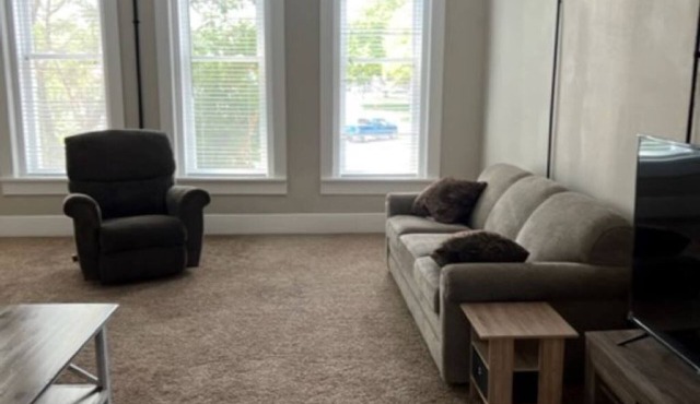 Harv's Uptown Retreat on World's Largest Square