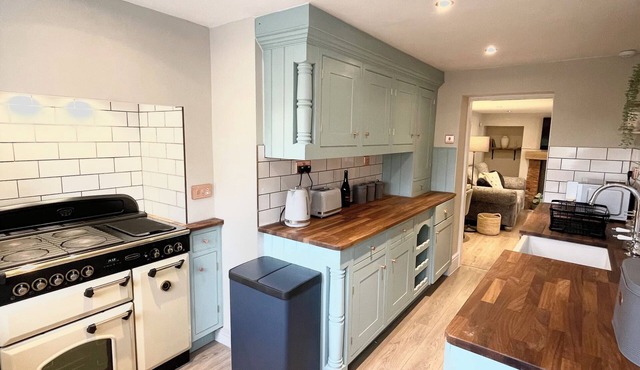 Harvest Cottage - 2 bed (double + twin) - Large detached private garden