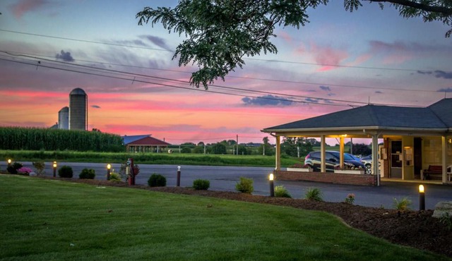 Harvest Drive Family Inn - Renovated Rooms