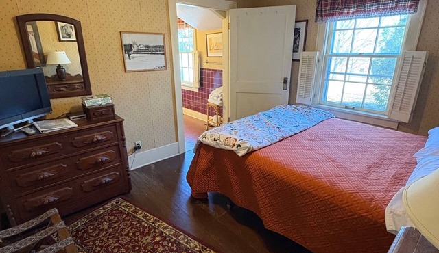 Harvest Room in the Historic Garst Farmhouse at Whiterock Conservancy