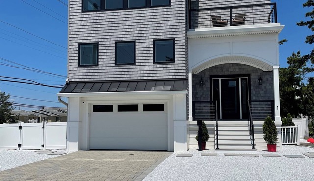 Harvey Cedars, NEW HOUSE 2024! 5 Br, 4.5 ba Ocean block! Min 7-nights in summer