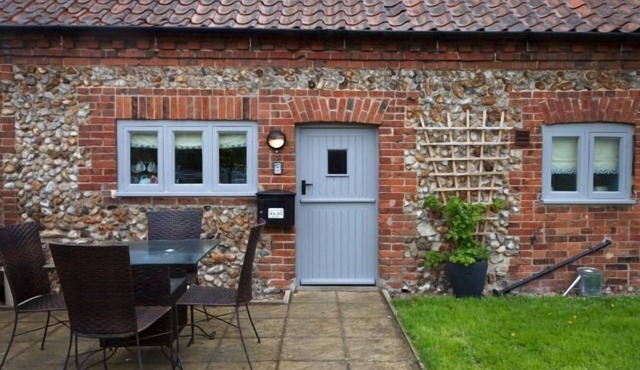 Harvey Cottage - a self catering cottage that sleeps 4 guests in 2 bedrooms