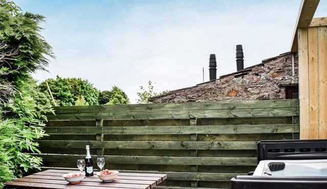 Harveys Hideaway 2 UK33856