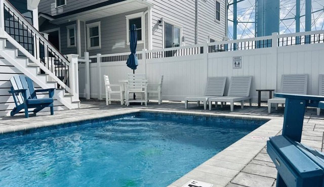 Has a Pool! Great location within walking distance of downtown Sea Isle