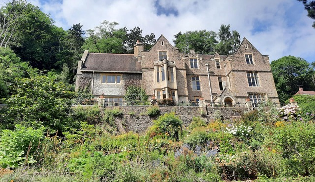 HASLINGTON HOUSE, family friendly, luxury holiday cottage in Malvern