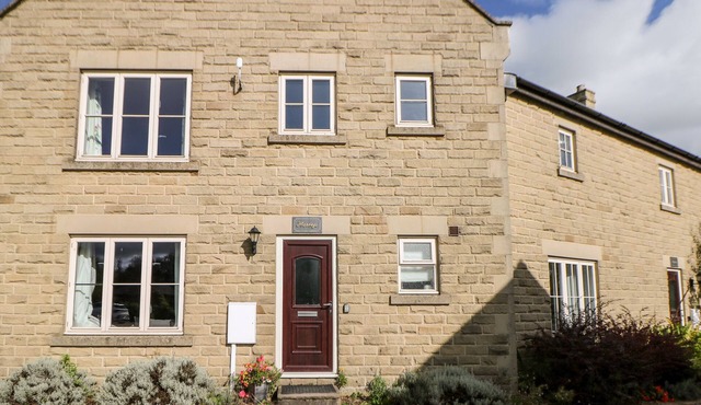 HASSOP, family friendly, with a garden in Matlock