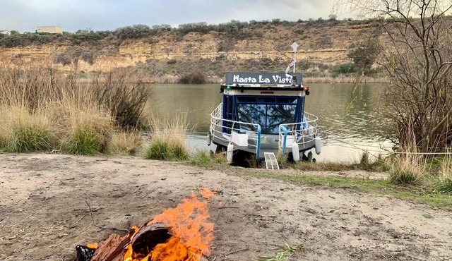 Hasta La Vista river cruiser - CLOSED due to major river flooding. No Bookings.