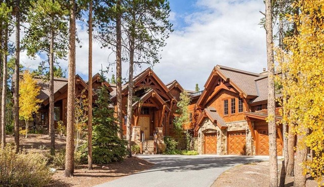 Hatari Lodge: Huge Custom Home Walk to Gondola - Great Amenities!