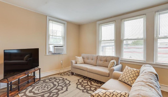 Hatboro Vacation Rental about 25 Mi to Philadelphia!